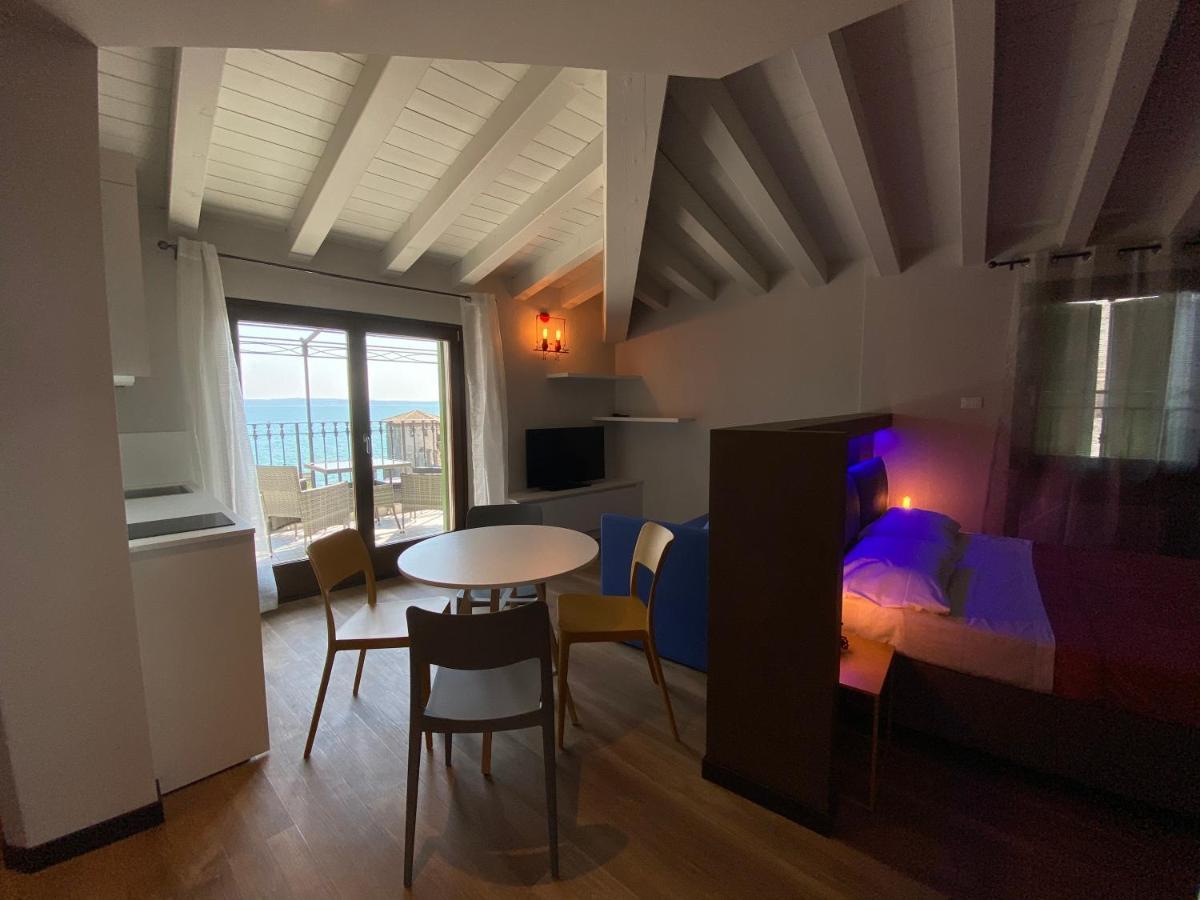 Apartmán Castello Mavino Sirmione Exteriér fotografie