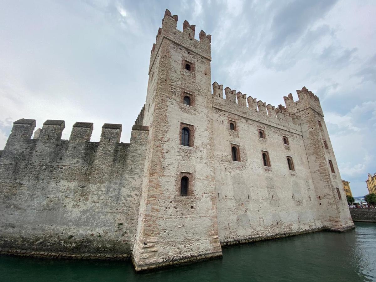 Apartmán Castello Mavino Sirmione Exteriér fotografie
